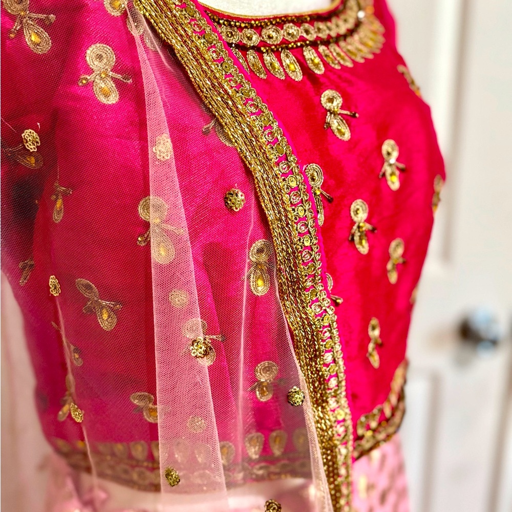 💖 Brand New Pink & Gold Embroidered Lehenga Set – Never Worn 💖